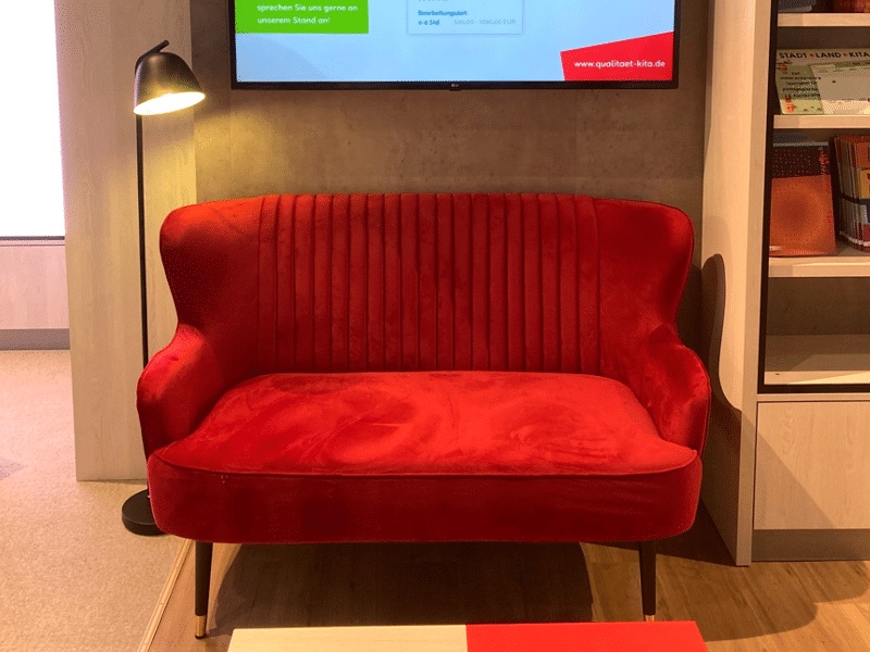 die Rote Couch vom KOK auf der didacta